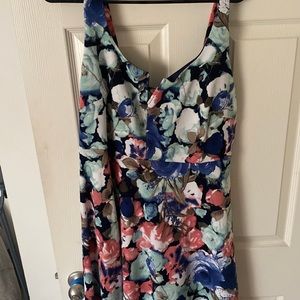 Flower dress, sleeveless, stretchy material, 2x never worn